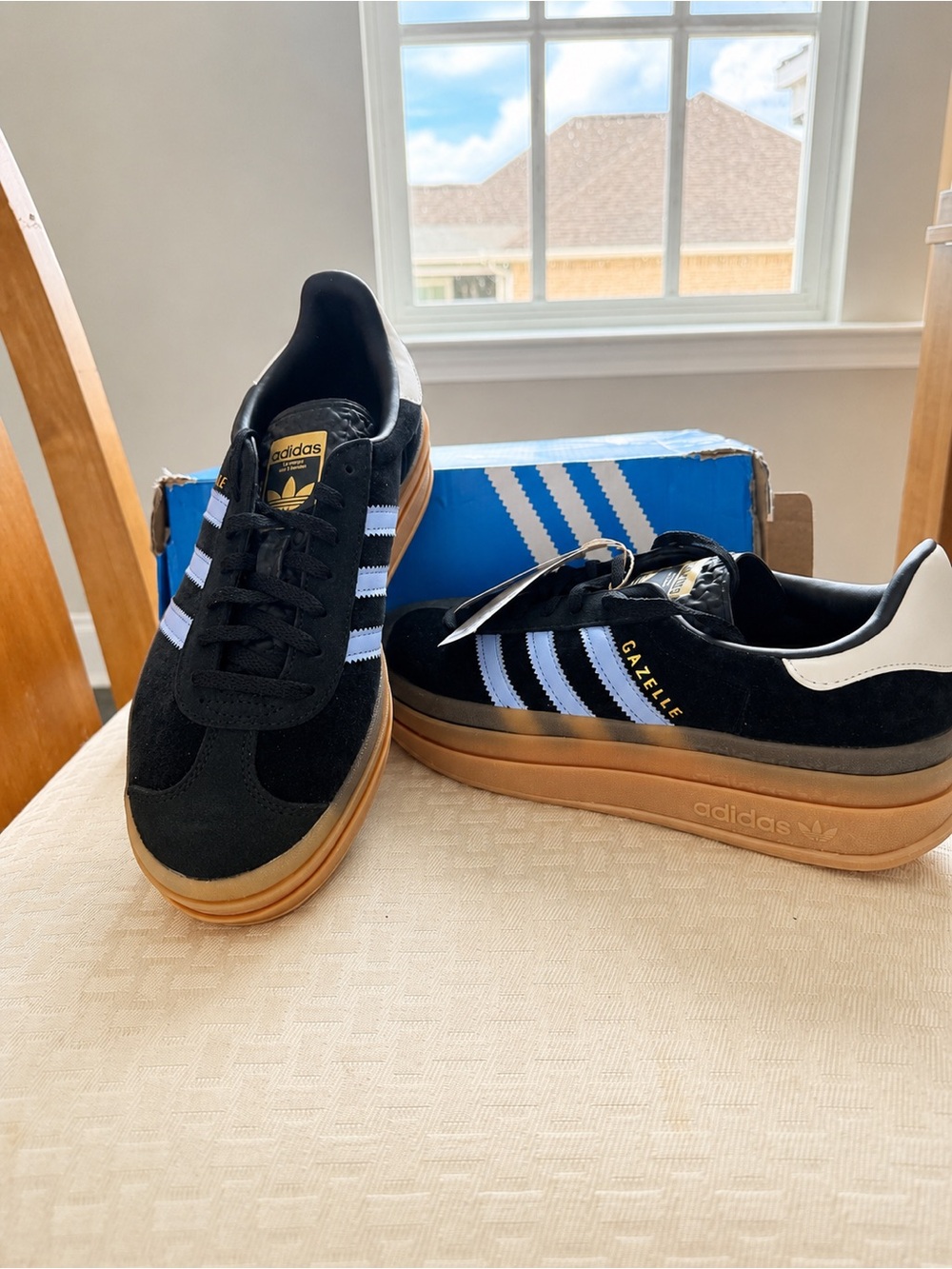 Adidas Gazelle Bold Platform JR5965 NWT Women’s 7.5 Black/Blue Spark